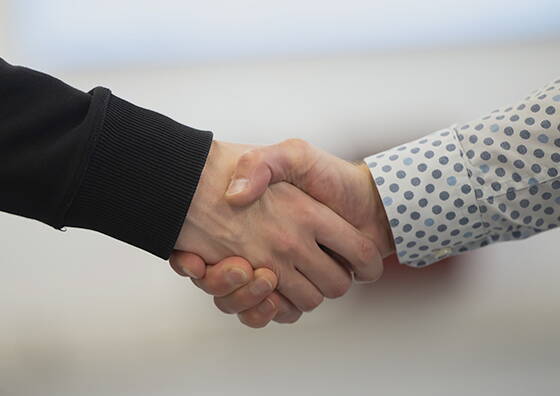 On-Boarding und Off-Boarding auf Knopfdruck Symbolbild On-Boarding und Off-Boarding auf Knopfdruck